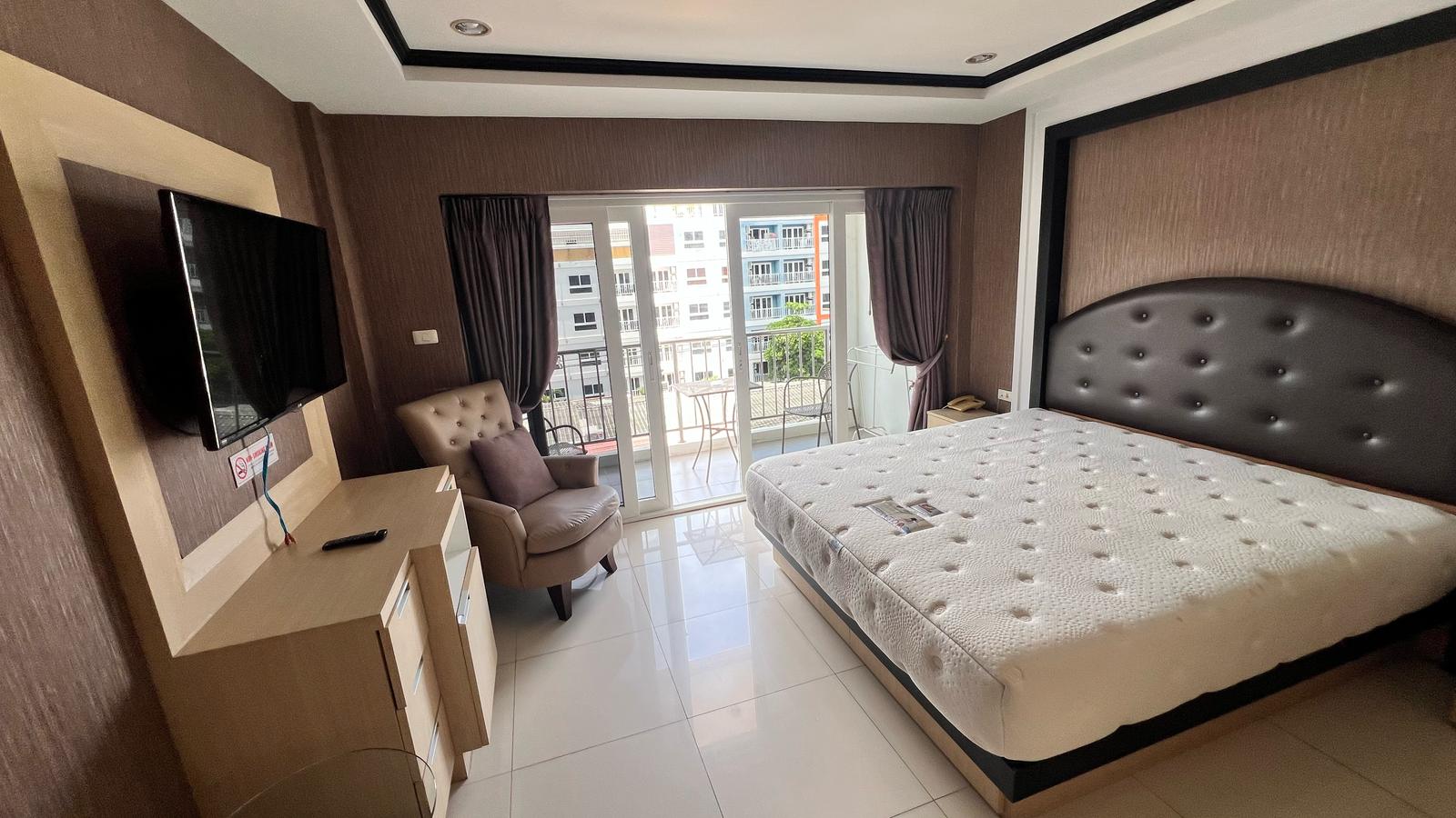 Studio condo for sale in New Nordic VIP 5 Pratumnak Pattaya, fully furnished with city view