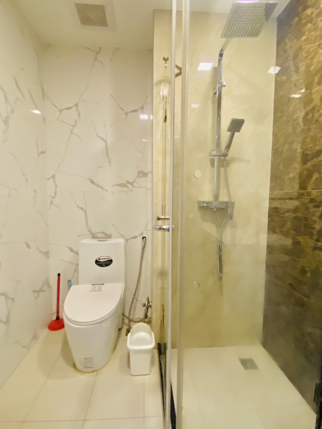 2-bedroom condo for rent at Arcadia Beach Resort, fully furnished unit with pool view, 8th floor, South Pattaya