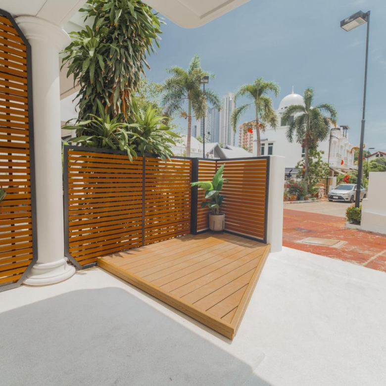Modern tropical 3-storey beach house near Wongamat Beach Pattaya, fully furnished, for sale and rent
