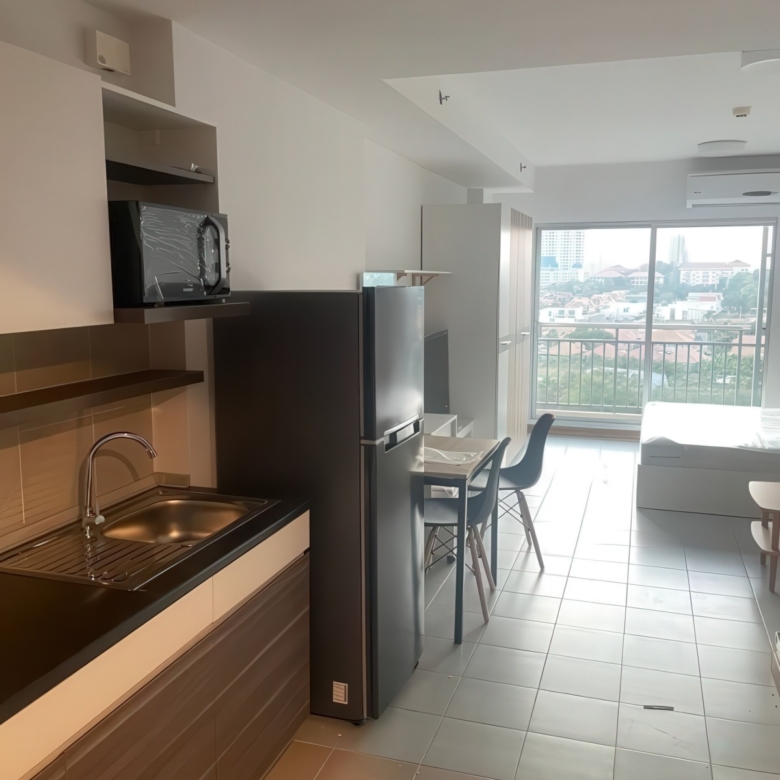 Studio condo for sale in Supalai Mare Pattaya, 20th floor, sea view, foreign name ownership