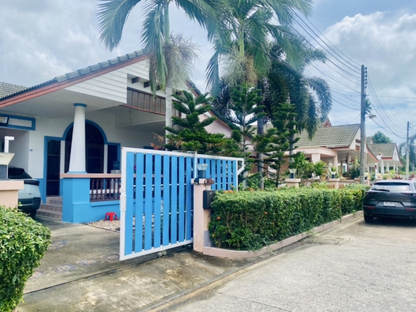 Single house for sale in Dusit Pattaya Village, 3 bedrooms, Thai name, space for pool, Na Jomtien location