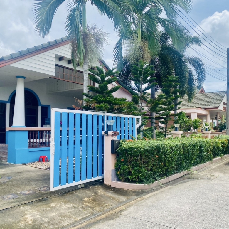 Single house for sale in Dusit Pattaya Village, 3 bedrooms, Thai name, space for pool, Na Jomtien location