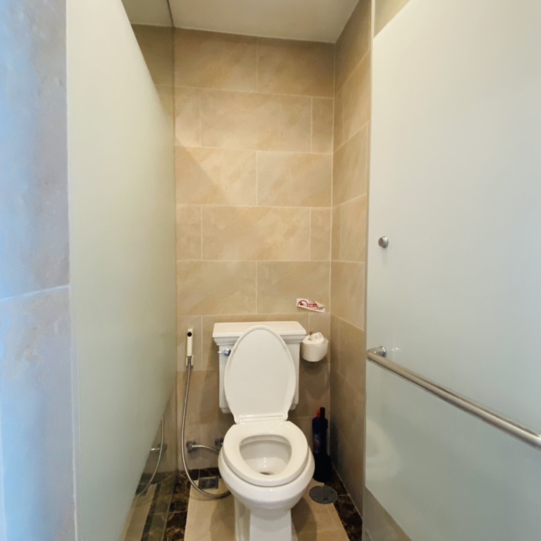 Espana Condo Pattaya for sale – 1-bedroom unit on 6th floor, Thai name ownership, fully furnished