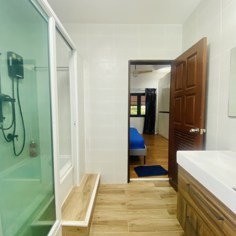 Single house for sale in Dusit Pattaya Village, 3 bedrooms, Thai name, space for pool, Na Jomtien location