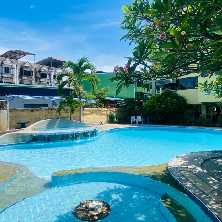 Apartment building for sale in Naklua Pattaya – 5-storey, 32 rooms, fully tenanted, under company name