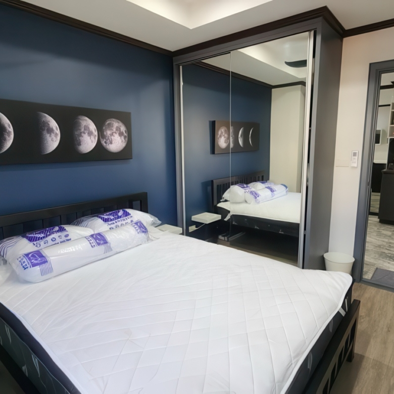 2-bedroom condo for sale in Siam Oriental Twins Pattaya, pool view, 4th floor, fully furnished, Thai company ownership
