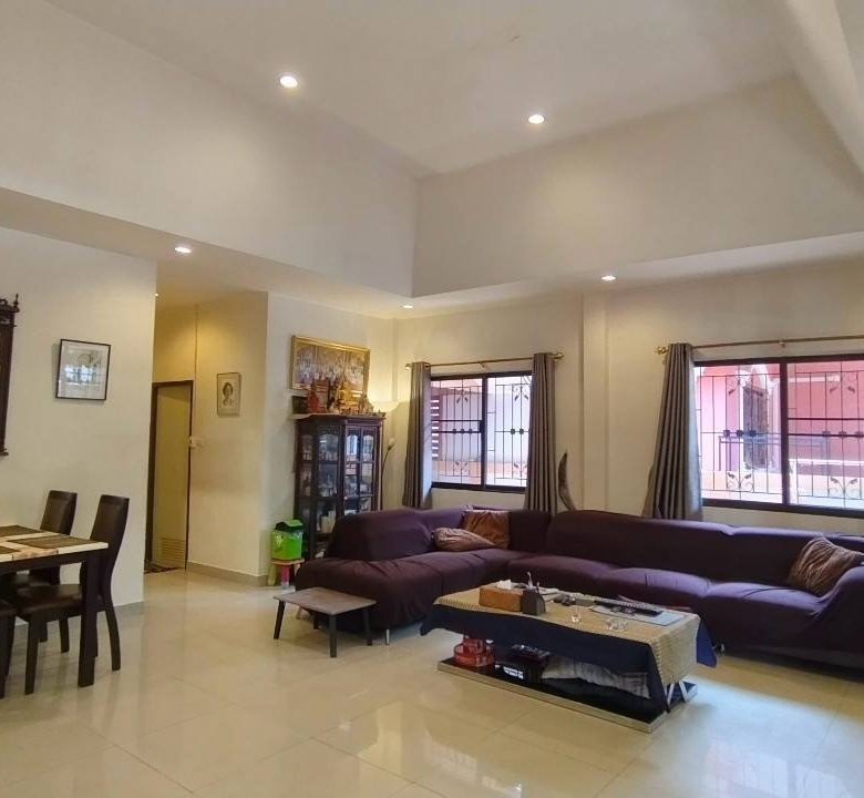 2-bedroom house for sale in Eakmongkol Village Thepprasit Soi 8 Pattaya, Thai name, 212 sqm, furnished, car park