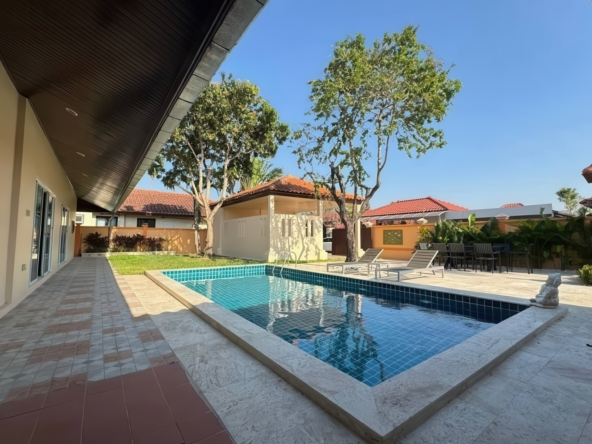Luxury house for sale in Baan Balina 1 Na Jomtien, 4-bedroom, Thai company, fully furnished, near beach
