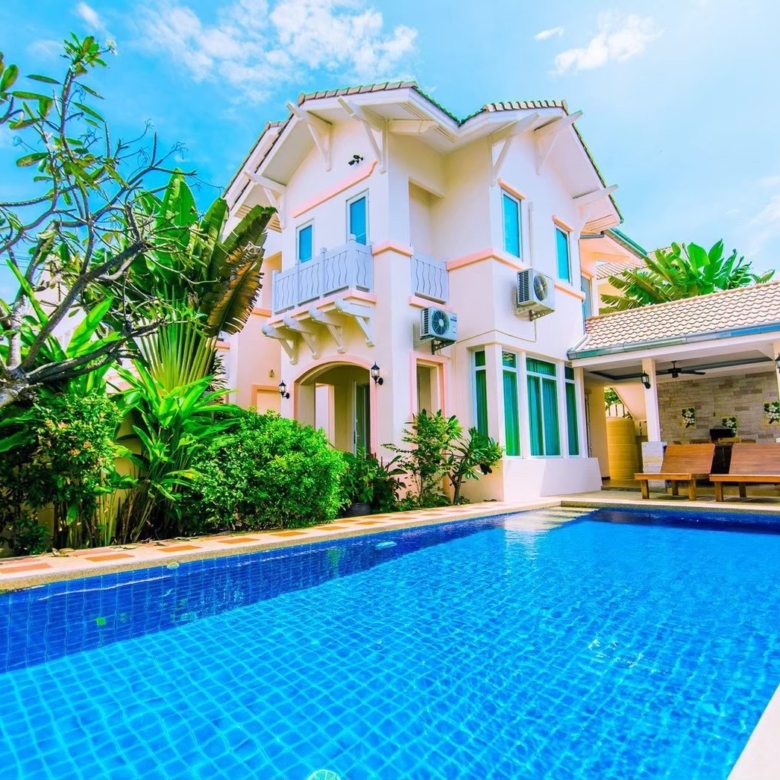 Pool villa for rent Jomtien Second Road Pattaya, 4-bedroom, private pool, fully furnished rental home