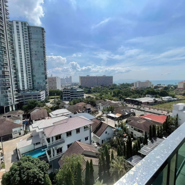 Dusit Grand sea view condo for sale in Pattaya, 1-bedroom, 8th floor, foreign name, fully furnished