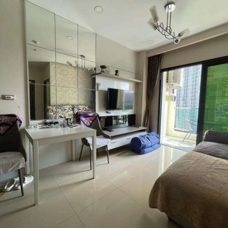 Dusit Grand sea view condo for sale in Pattaya, 1-bedroom, 8th floor, foreign name, fully furnished