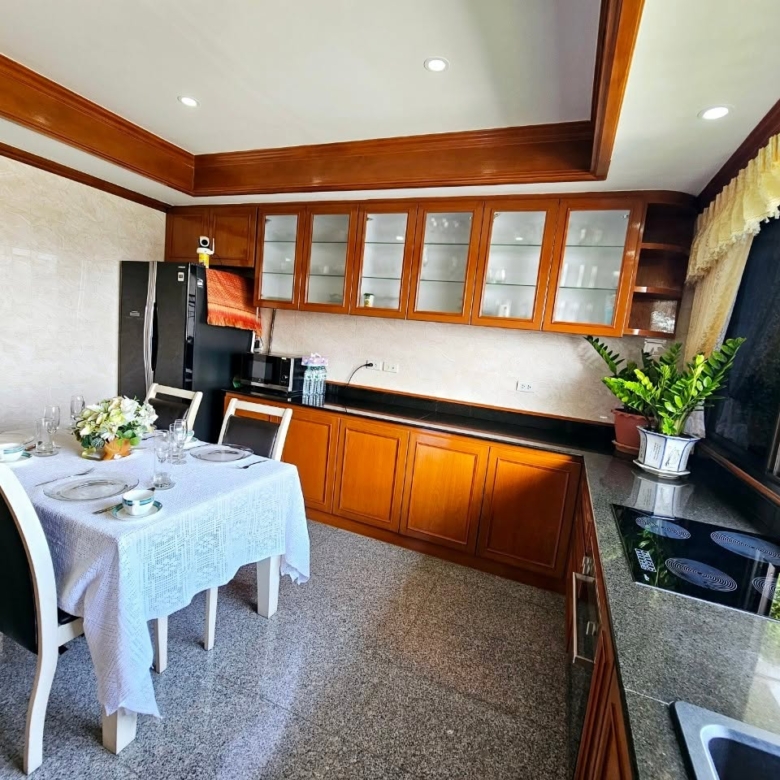 2-bedroom sea view condo for sale in Jomtien Plaza Condotel Pattaya, fully furnished, Thai ownership