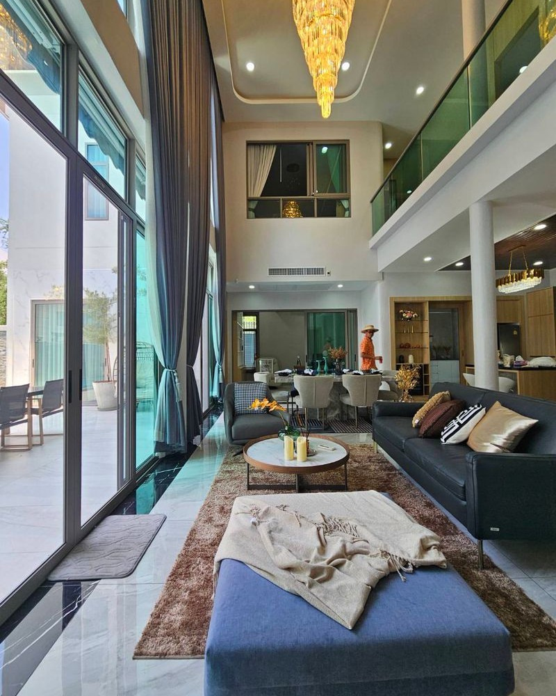 2-story pool villa for sale at 98 Lakeville Mabprachan, fully furnished with private pool and garden