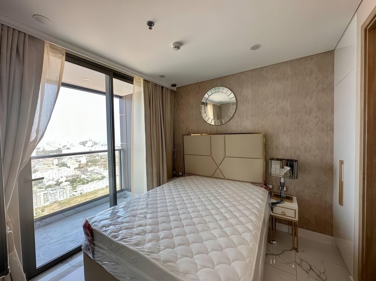 2-bedroom condo for sale on 48th floor with sea view