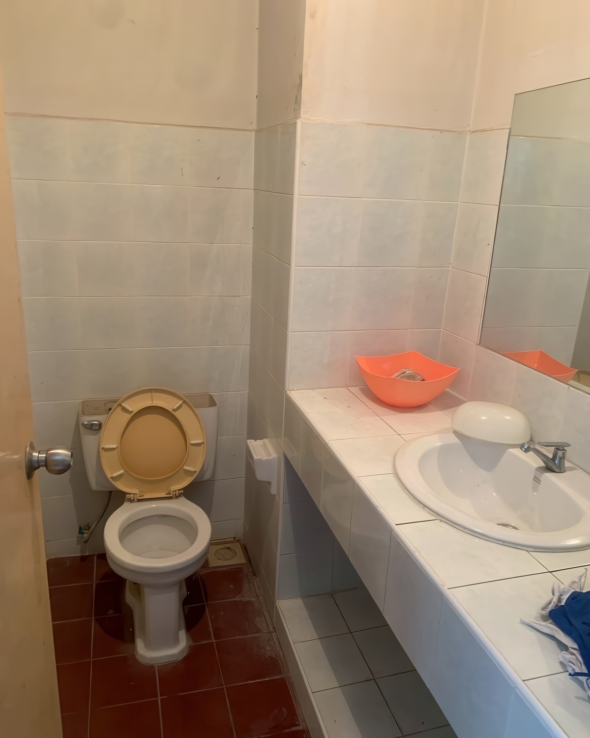 View Talay 1 studio condo for sale Pattaya exterior