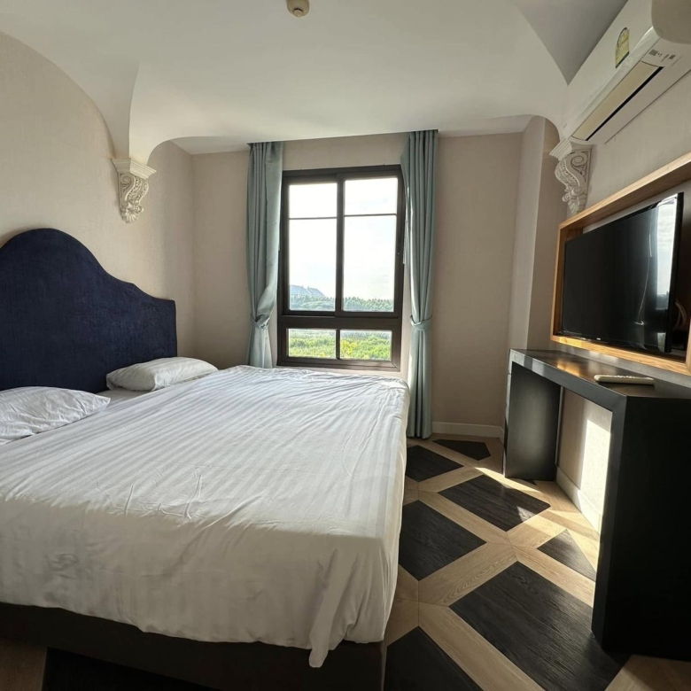 “Bedroom in Espana Condo for sale Pattaya”