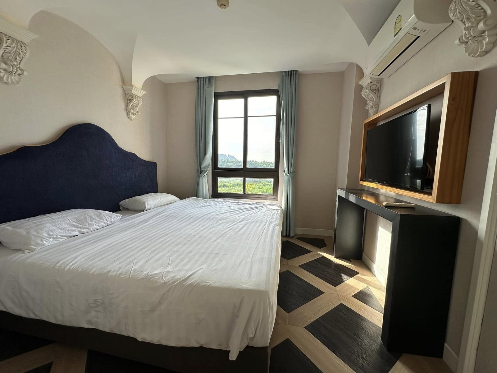 “Bedroom in Espana Condo for sale Pattaya”