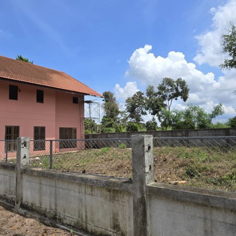 2-storey renovation house for sale near Mabprachan Lake