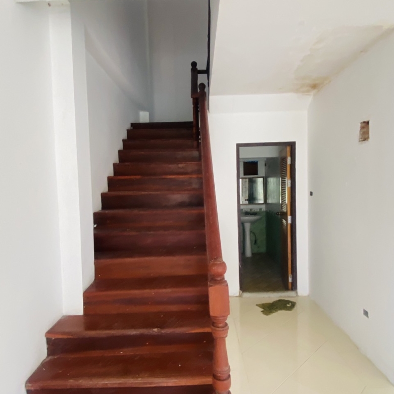 2-storey renovation house for sale near Mabprachan Lake