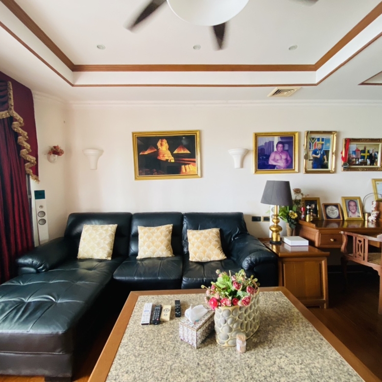 Foreign name condo for sale with beach access