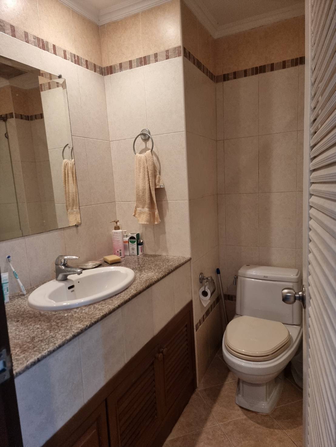 Spacious 1-bedroom condo for sale at View Talay 2B, Pattaya