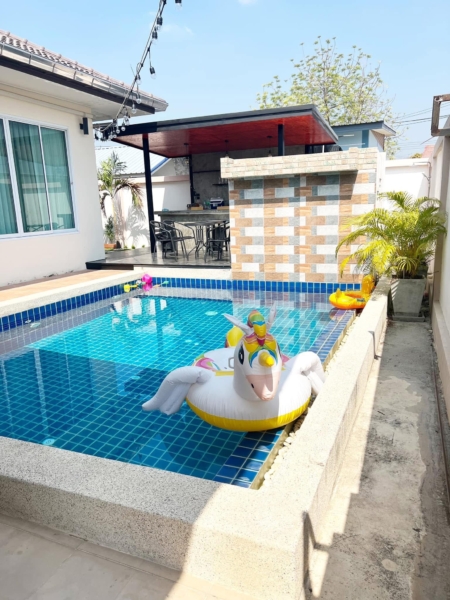 Modern rental villa Pattaya with pets allowed
