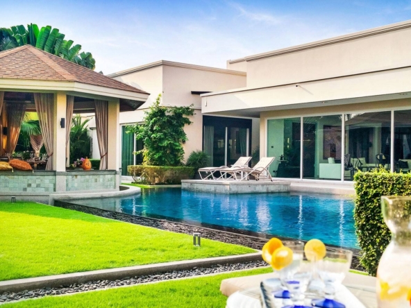 Luxury pool villa for sale in Mabprachan Pattaya