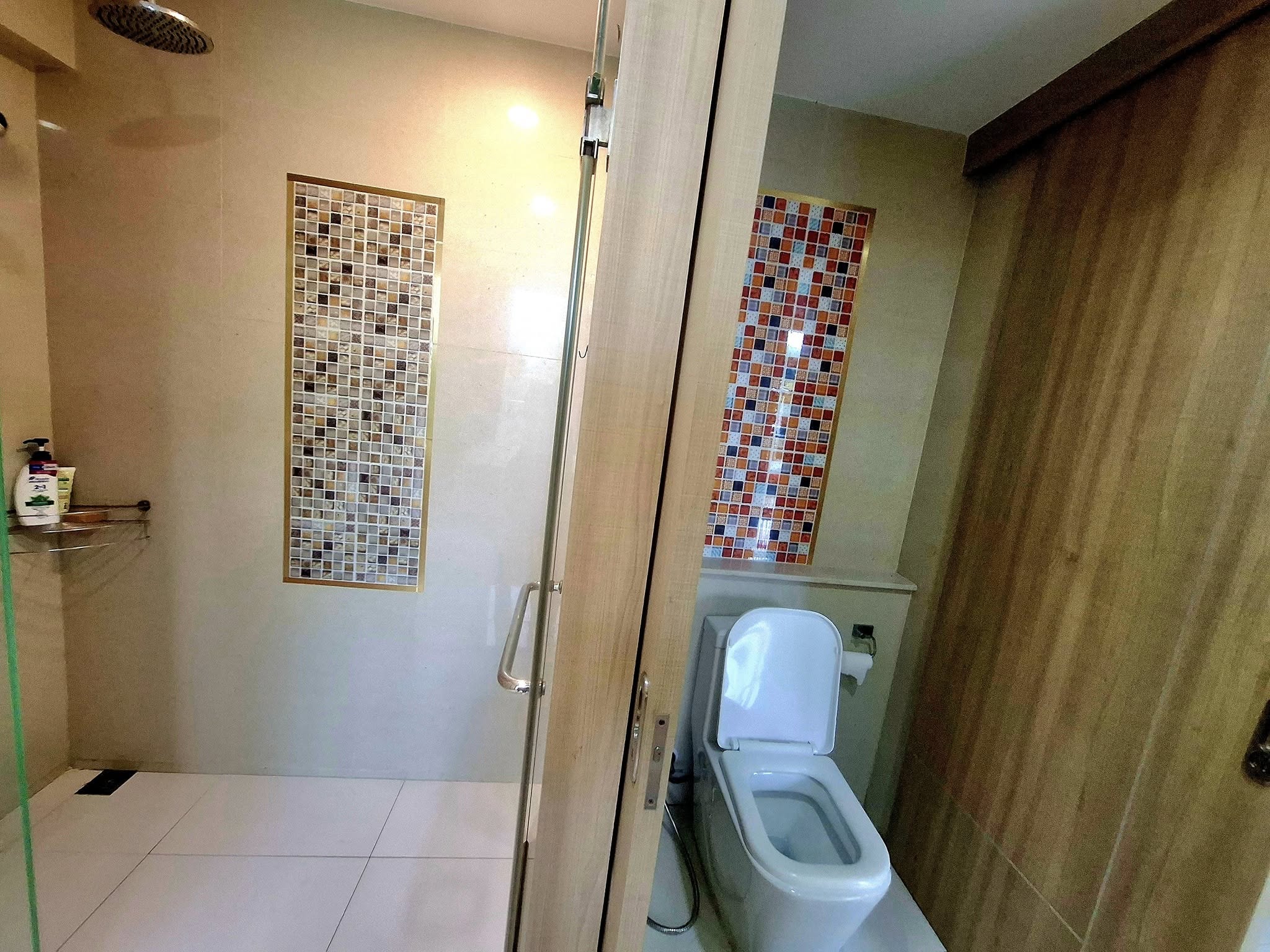 Pool view 1-bedroom condo in Riviera Wongamat for rent” / “Fully furnished Riviera Wongamat unit with full kitchen and pool access