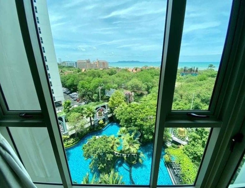 Sea view condo for sale at Riviera Monaco Pattaya