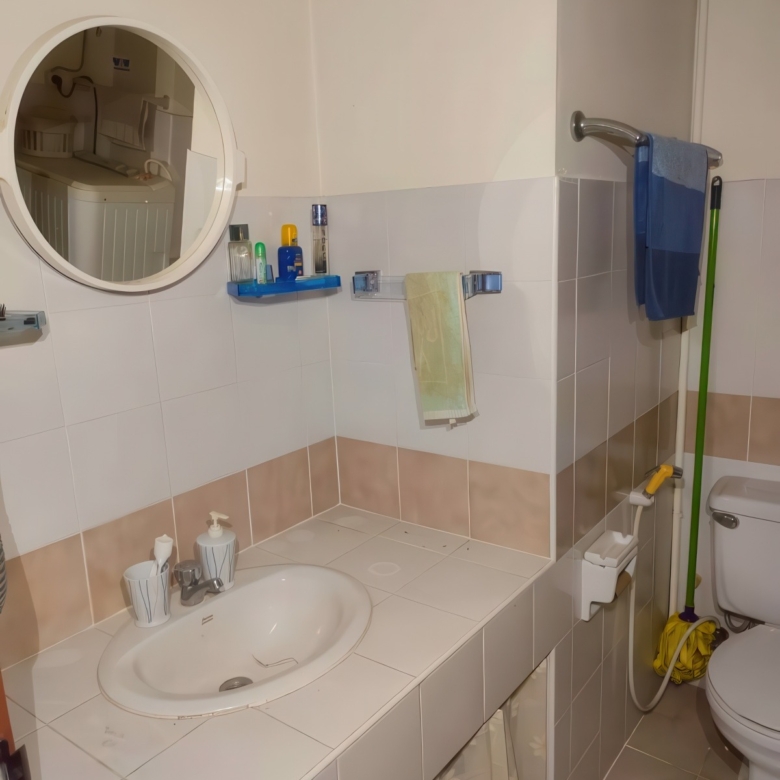 “Studio condo for sale at Jomtien Beach Condominium with sea view”