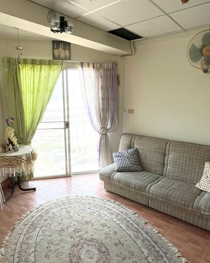 “Studio condo for sale at Jomtien Beach Condominium with sea view”