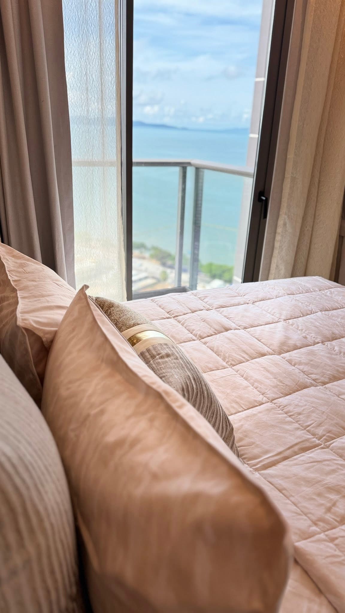 “Sea view 1-bedroom condo at Copacabana Jomtien – 32nd floor”