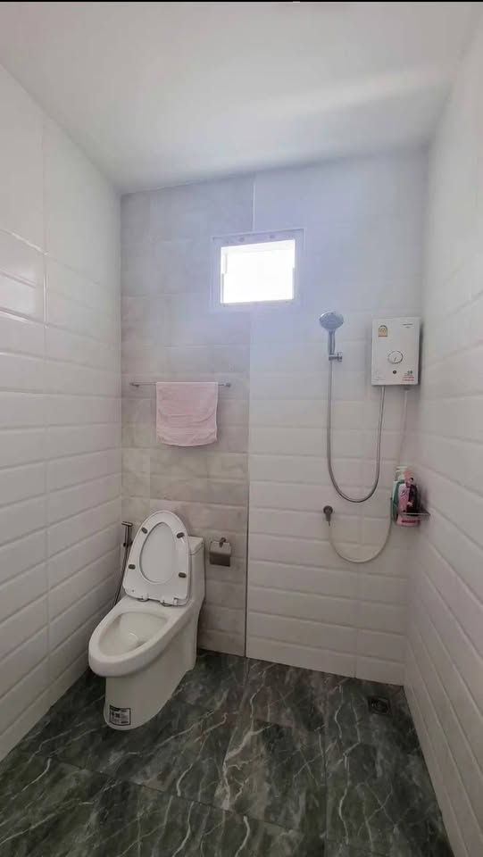 Fully furnished 2-bedroom single house for rent with EV charger