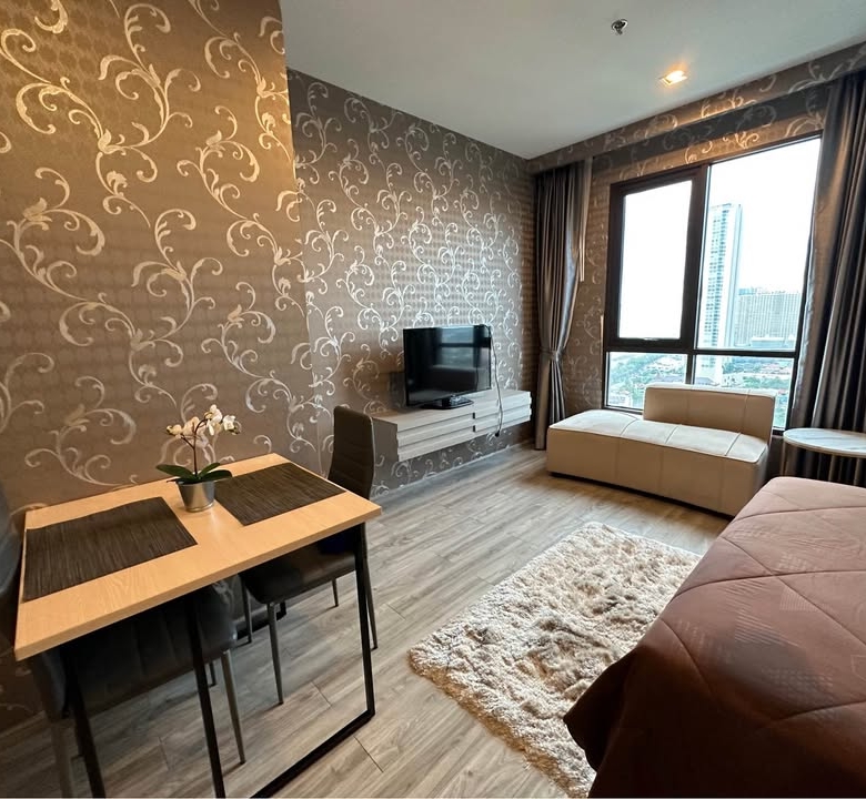 “Aeras beachfront condo for rent – sea view studio on 21st floor”