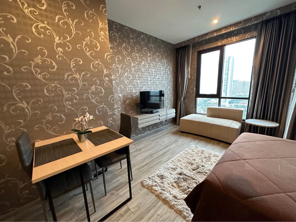 “Aeras beachfront condo for rent – sea view studio on 21st floor”