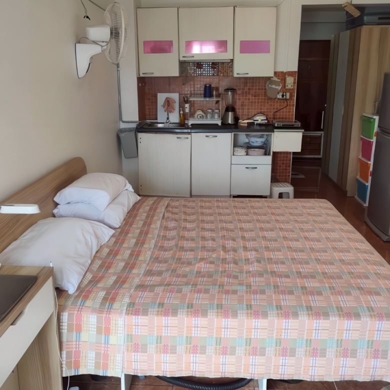“Studio condo for sale at Jomtien Beach Condominium – sea and pool view”