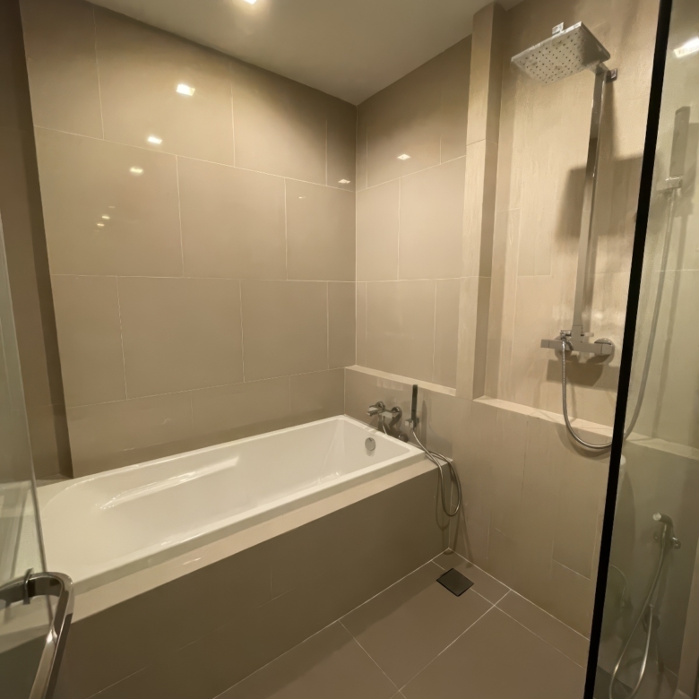 “Baan Plai Haad condo for sale – 2-bedroom unit with sea view, 18th floor”