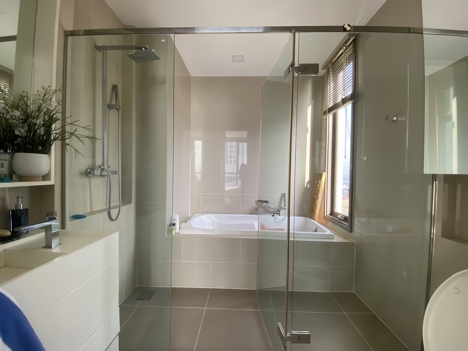 “Sea view condo for sale at Baan Plai Haad Pattaya – 25th floor”