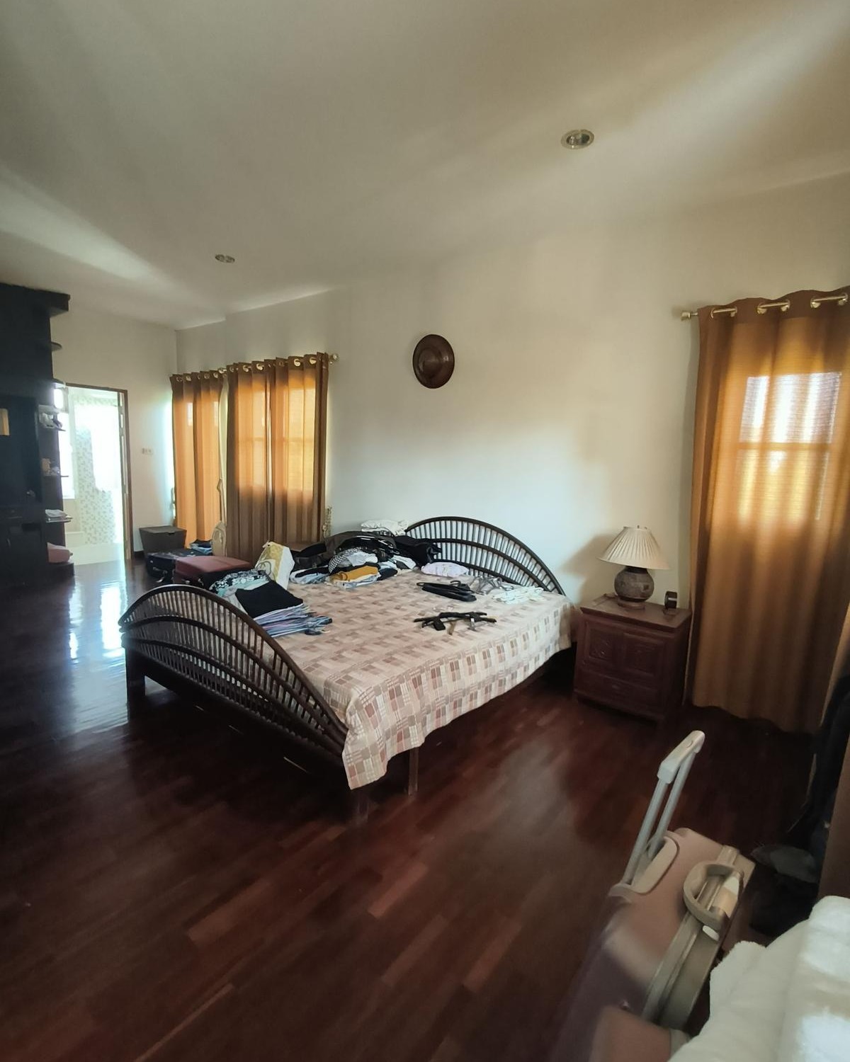 3-bedroom Thai name property for sale in Pattaya – 1,600 sqm land