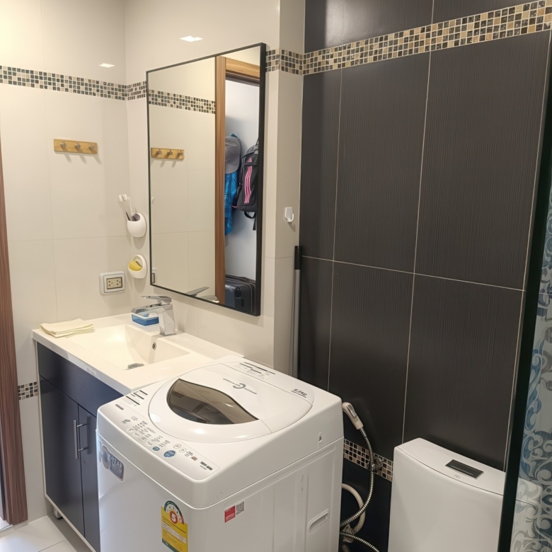 Fully furnished Club Royal condo with balcony view
