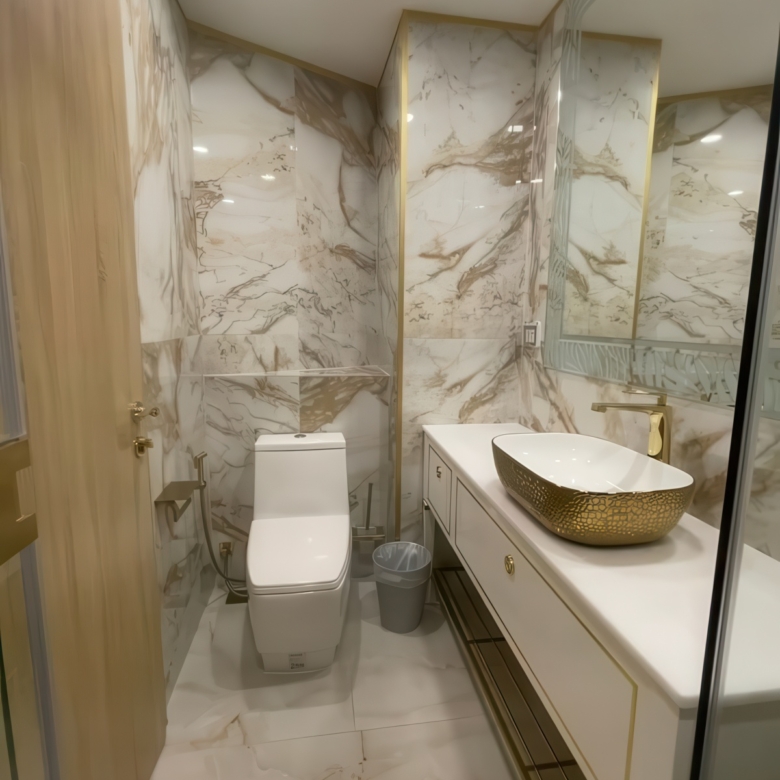 Fully furnished compact living room with balcony overlooking Jomtien Bay – Copacabana