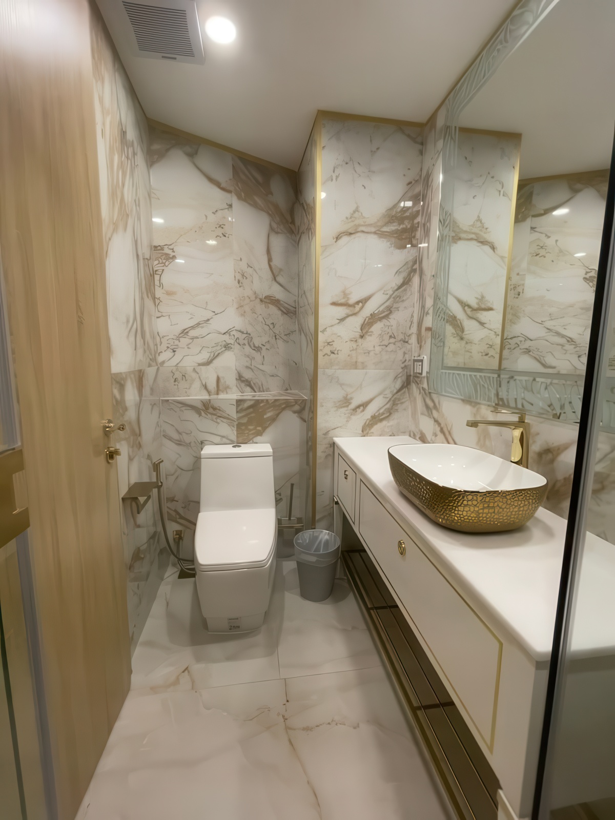 Fully furnished compact living room with balcony overlooking Jomtien Bay – Copacabana