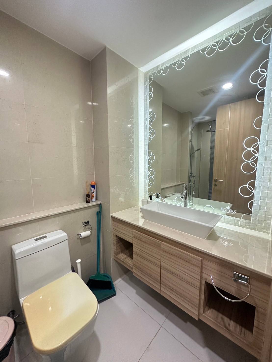 Wongamat condo for rent near beach with 24/7 security and pool facilities