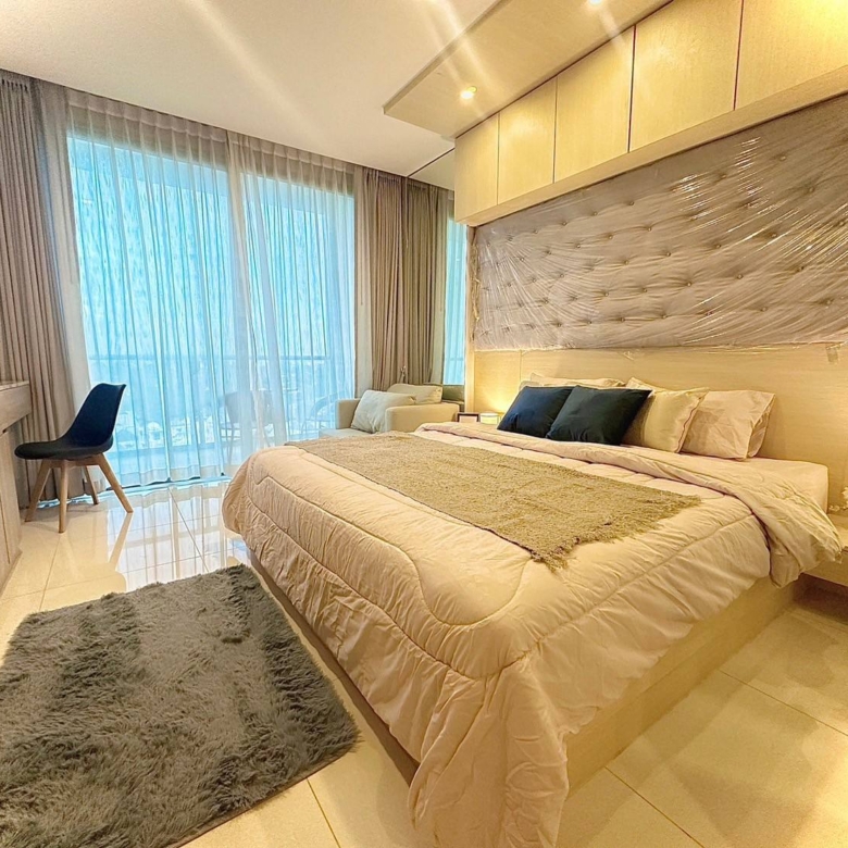 Riviera Wongamat studio for rent – pool view from 10th floor, Building A