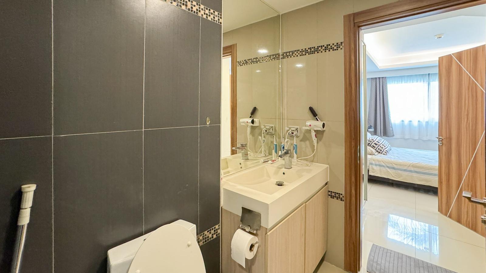 1 Bedroom Condo for Sale in Laguna Beach Resort 2 Pattaya – Pool View