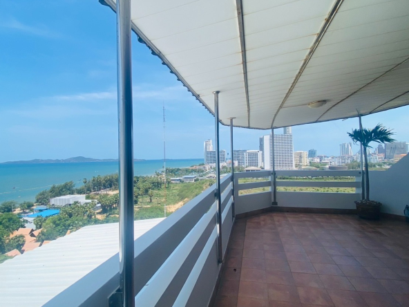 Foreign Ownership – Transfer 50/50 – Beachfront Condo in Pattaya