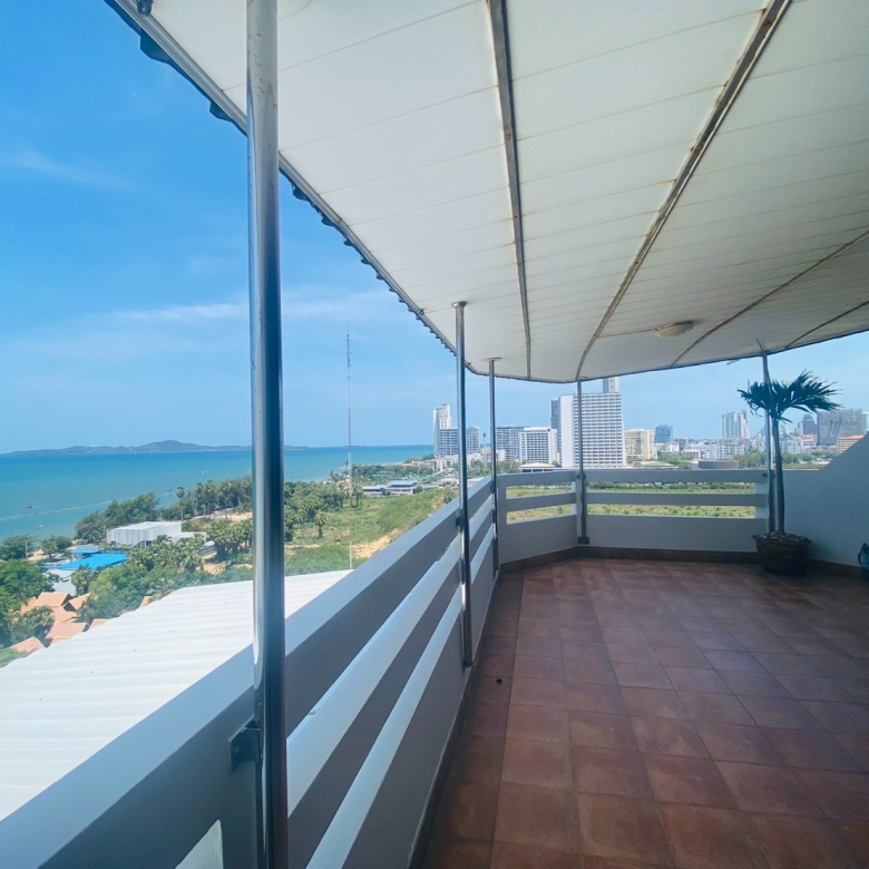 Foreign Ownership – Transfer 50/50 – Beachfront Condo in Pattaya
