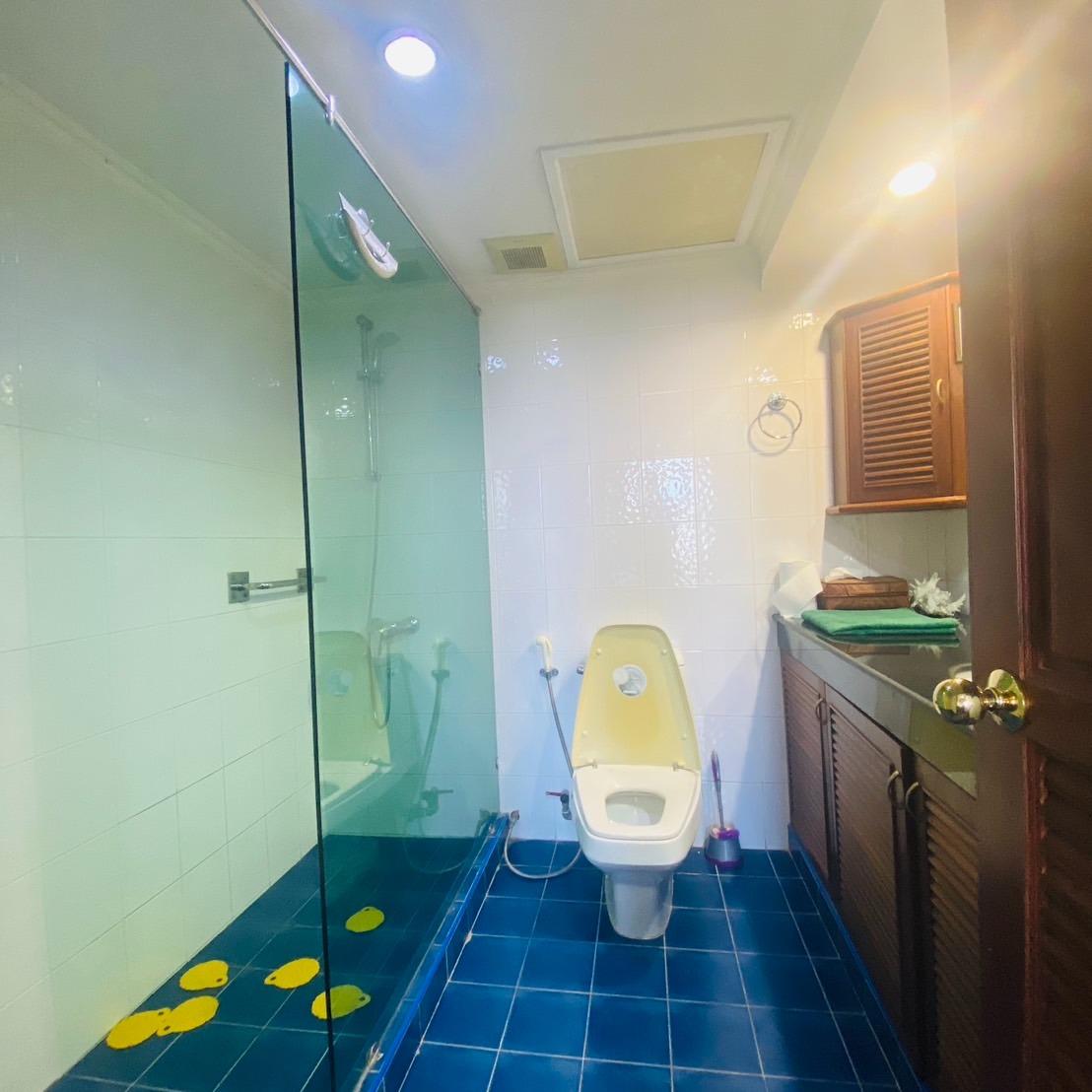 Foreign Ownership – Transfer 50/50 – Beachfront Condo in Pattaya