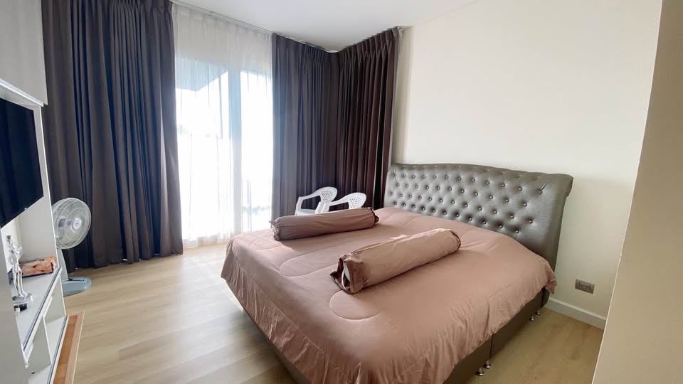 “Beachfront condo rental in Jomtien Pattaya – 110 Sq.m unit”